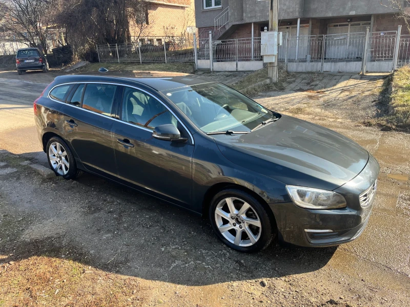 Volvo V60, снимка 3 - Автомобили и джипове - 49033443