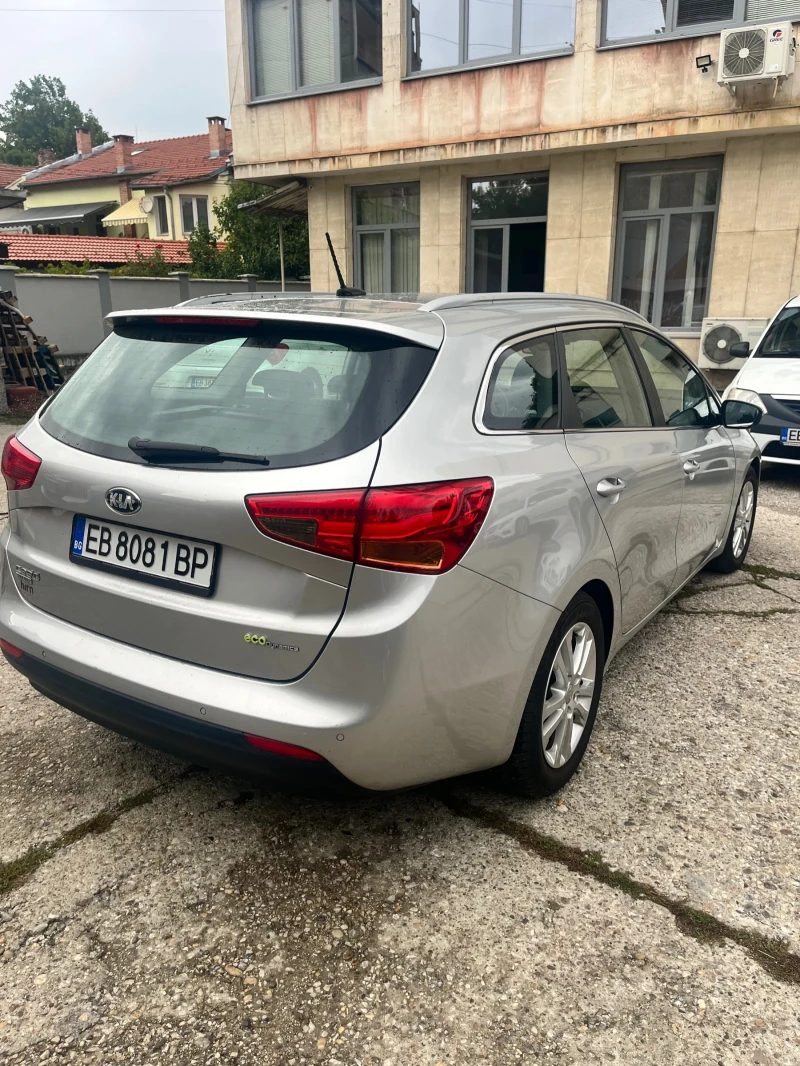 Kia Ceed Комби, снимка 5 - Автомобили и джипове - 52689716