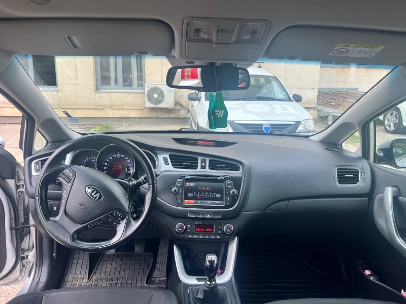 Kia Ceed Комби, снимка 12 - Автомобили и джипове - 52689716