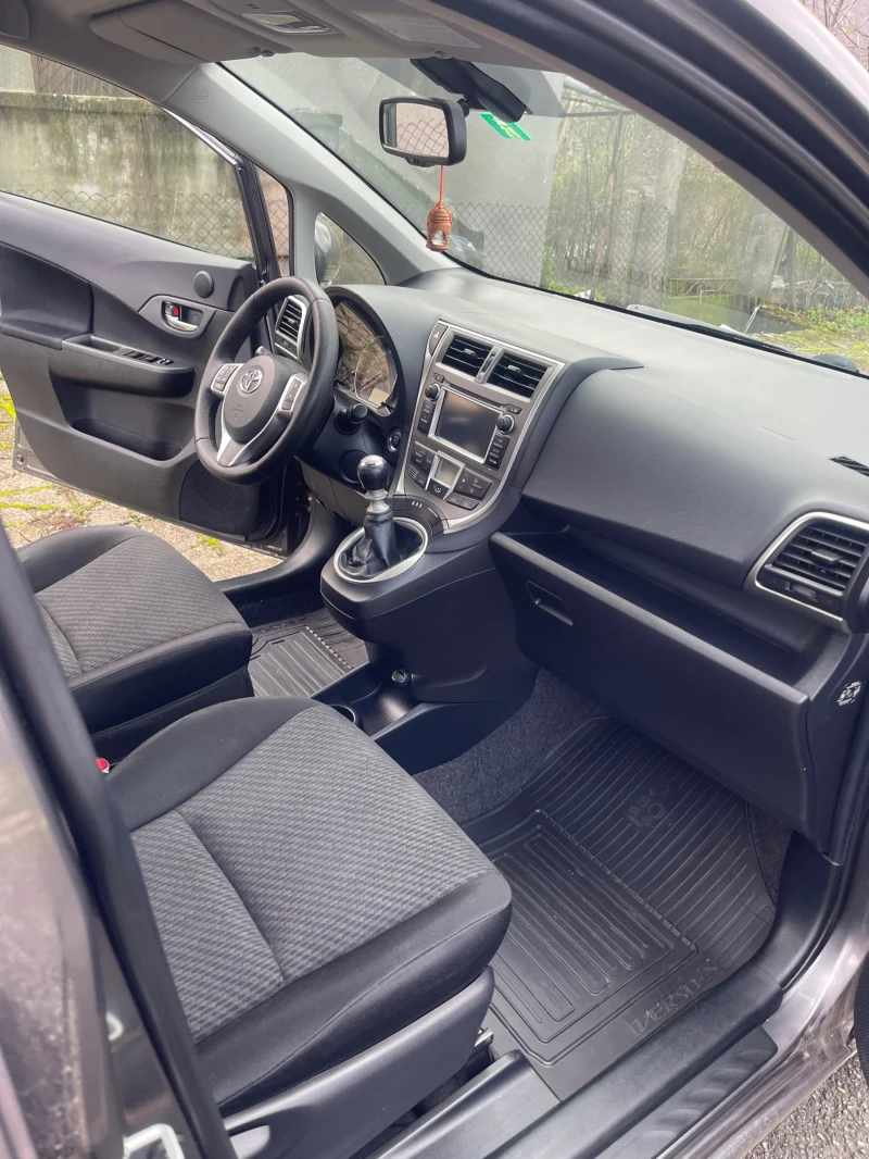 Toyota Verso S, снимка 3 - Автомобили и джипове - 52672968