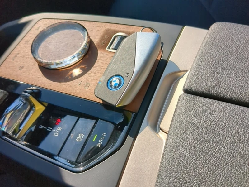 BMW iX XDRIVE50  CARFAX, снимка 8 - Автомобили и джипове - 53351388