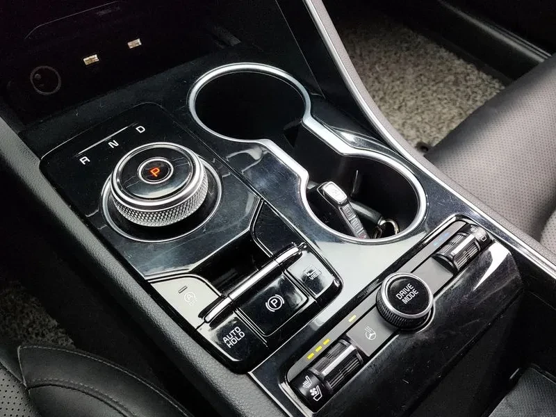 Kia K5 2.0 Prestige, снимка 9 - Автомобили и джипове - 55739330
