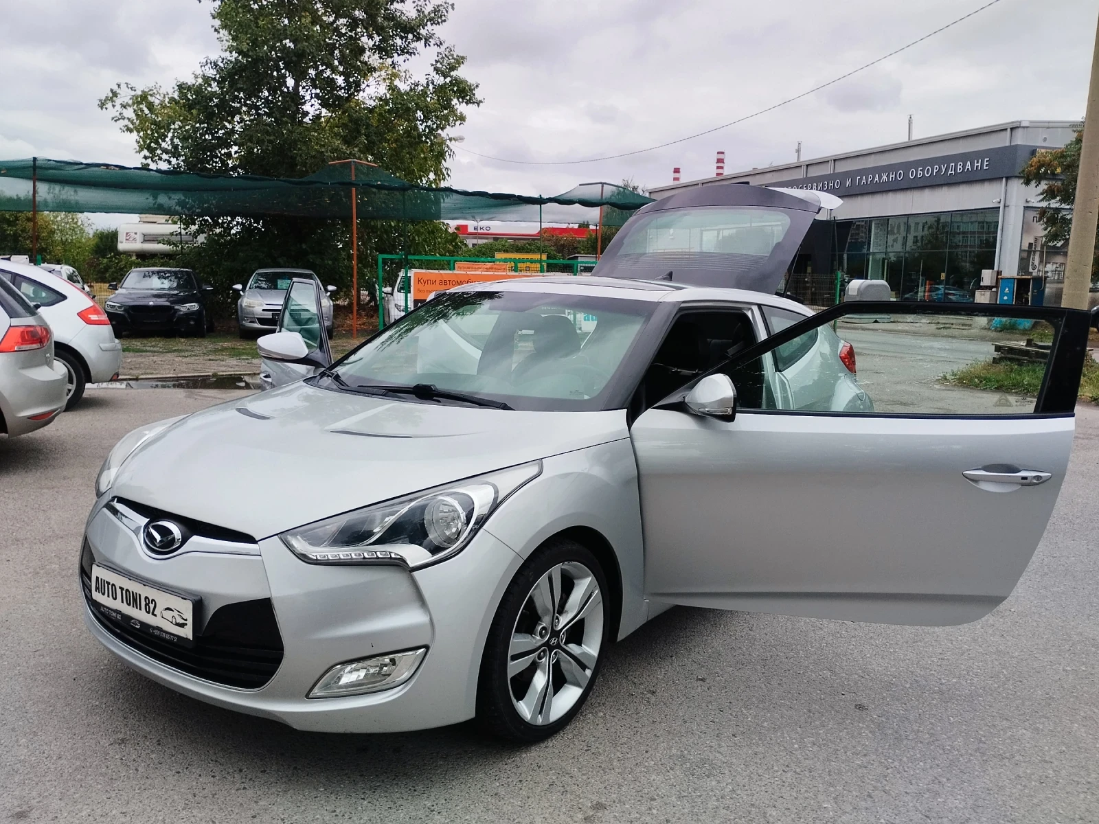 Hyundai Veloster  1.6i Панорамен покрив, Камера за задно виждане!!! - изображение 9