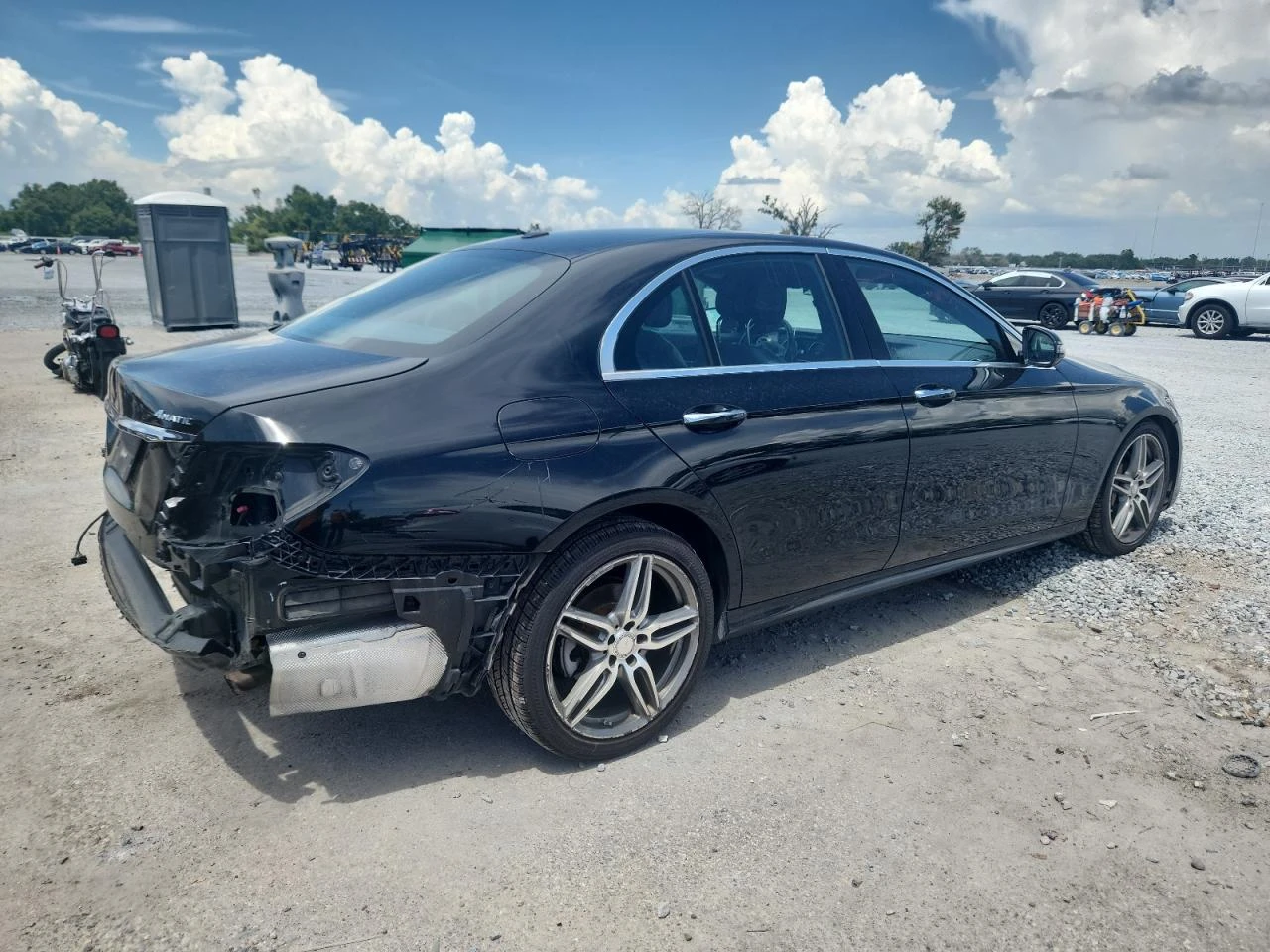 Mercedes-Benz E 300 4matic - изображение 3