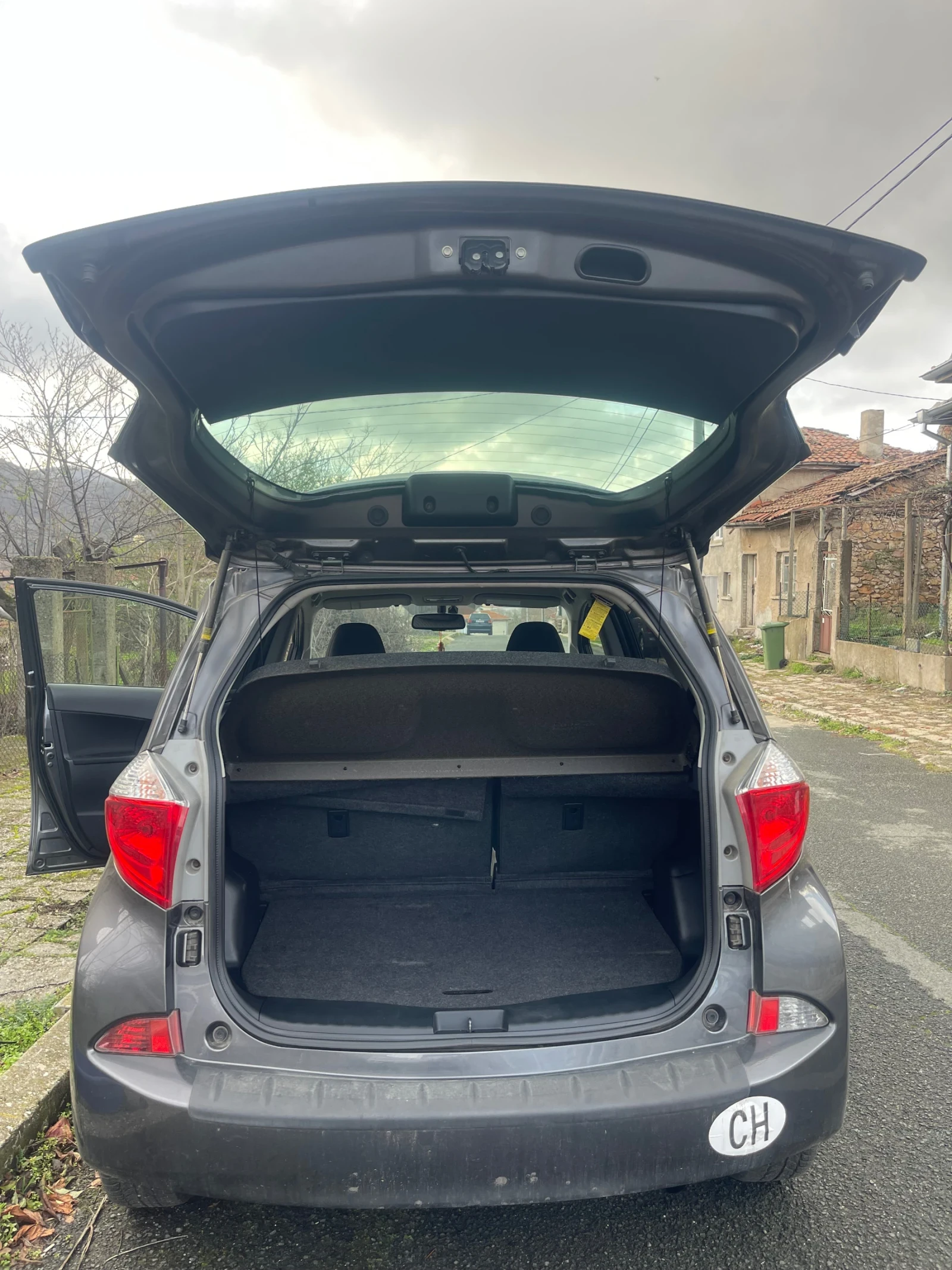 Toyota Verso S  - изображение 6