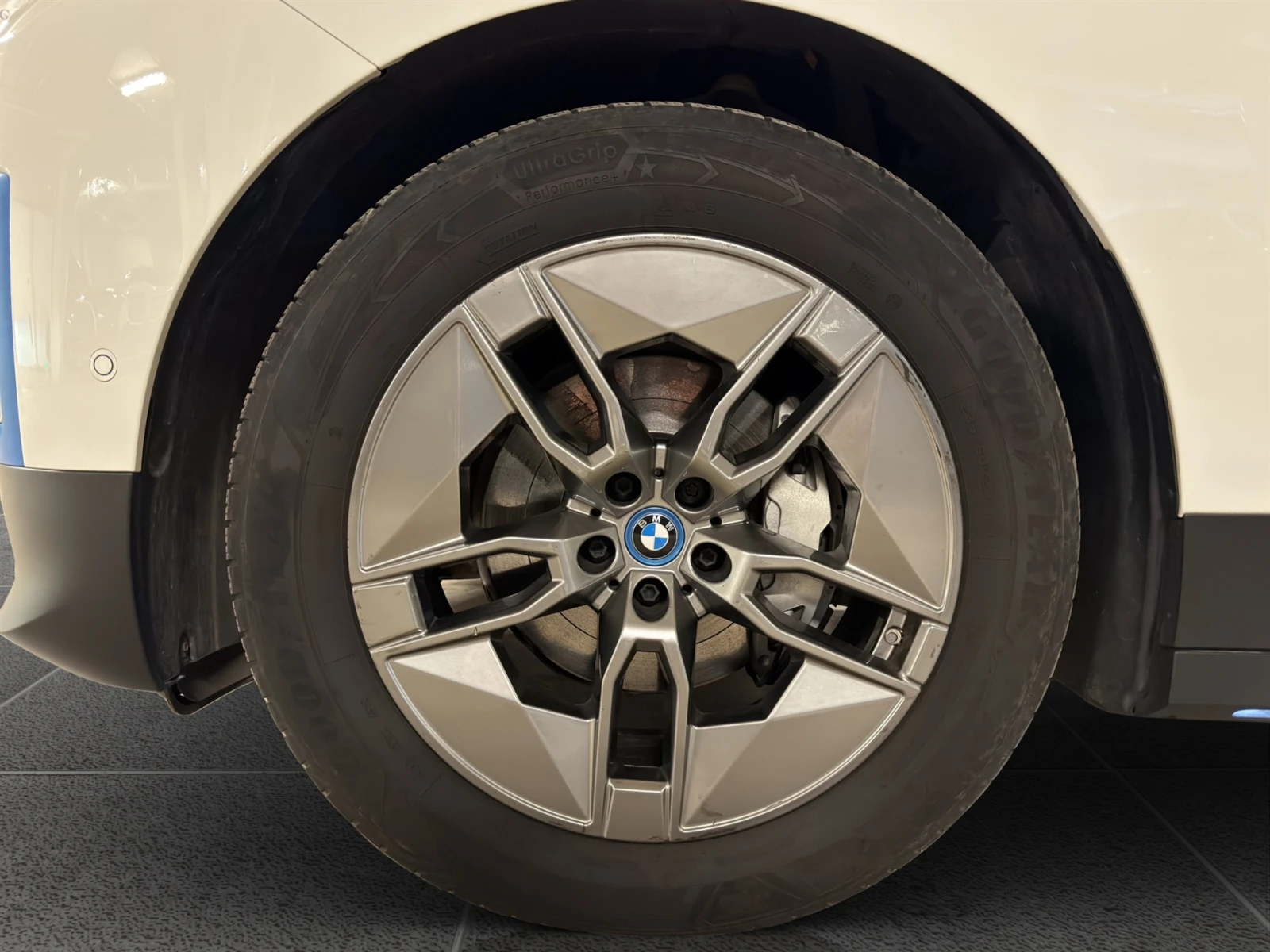 BMW iX xDrive50 | Mobile.bg � ����������� 5