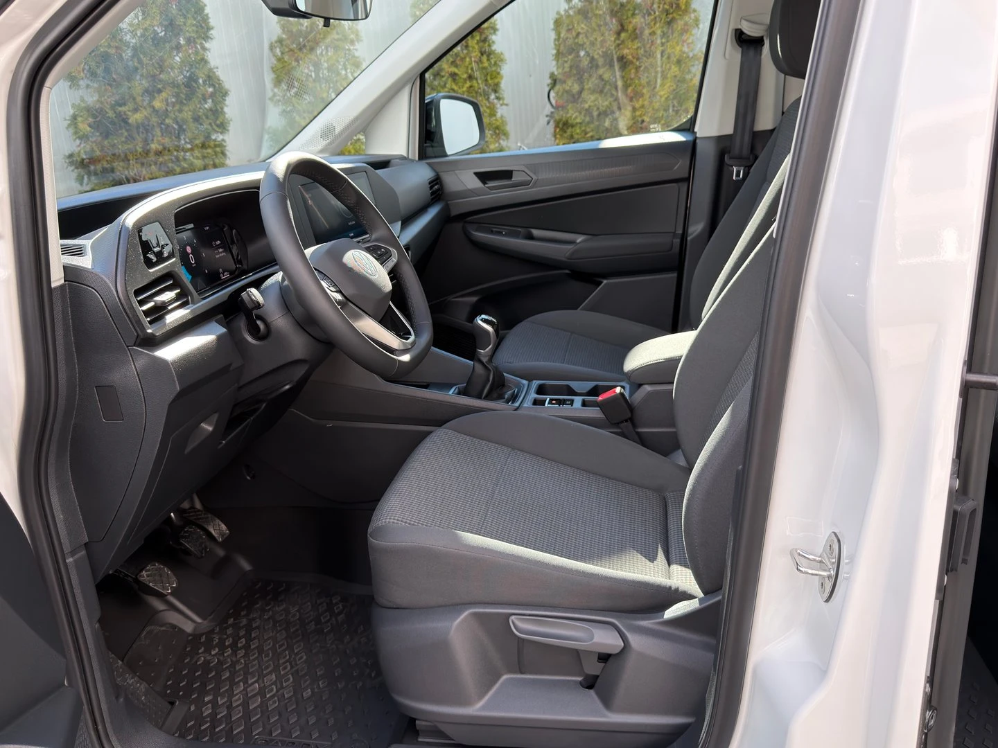 VW Caddy TDI 5 места - изображение 4