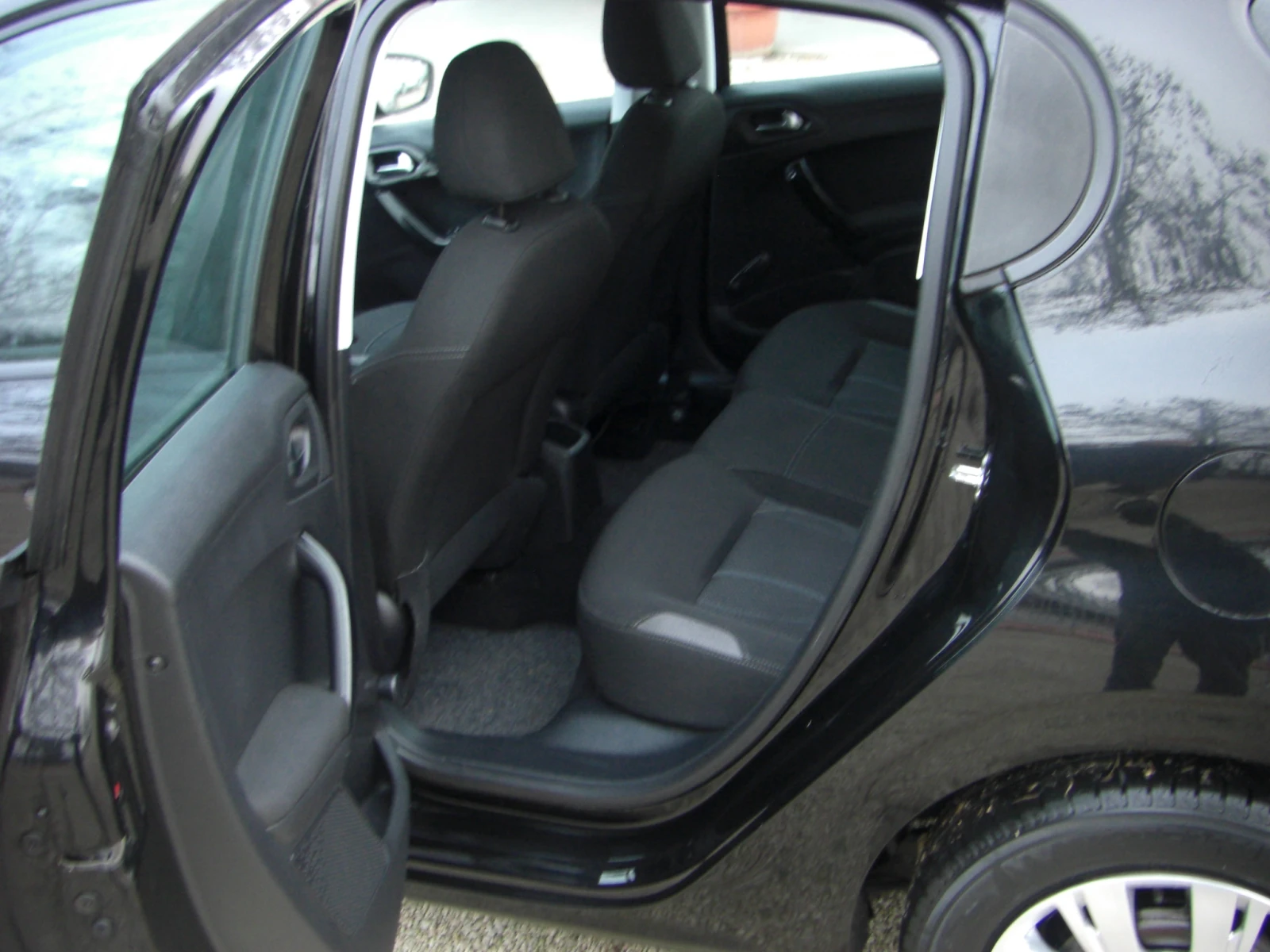 Peugeot 208 1.4HDI NAVI EURO 5B, снимка 13 - Автомобили и джипове - 53932611