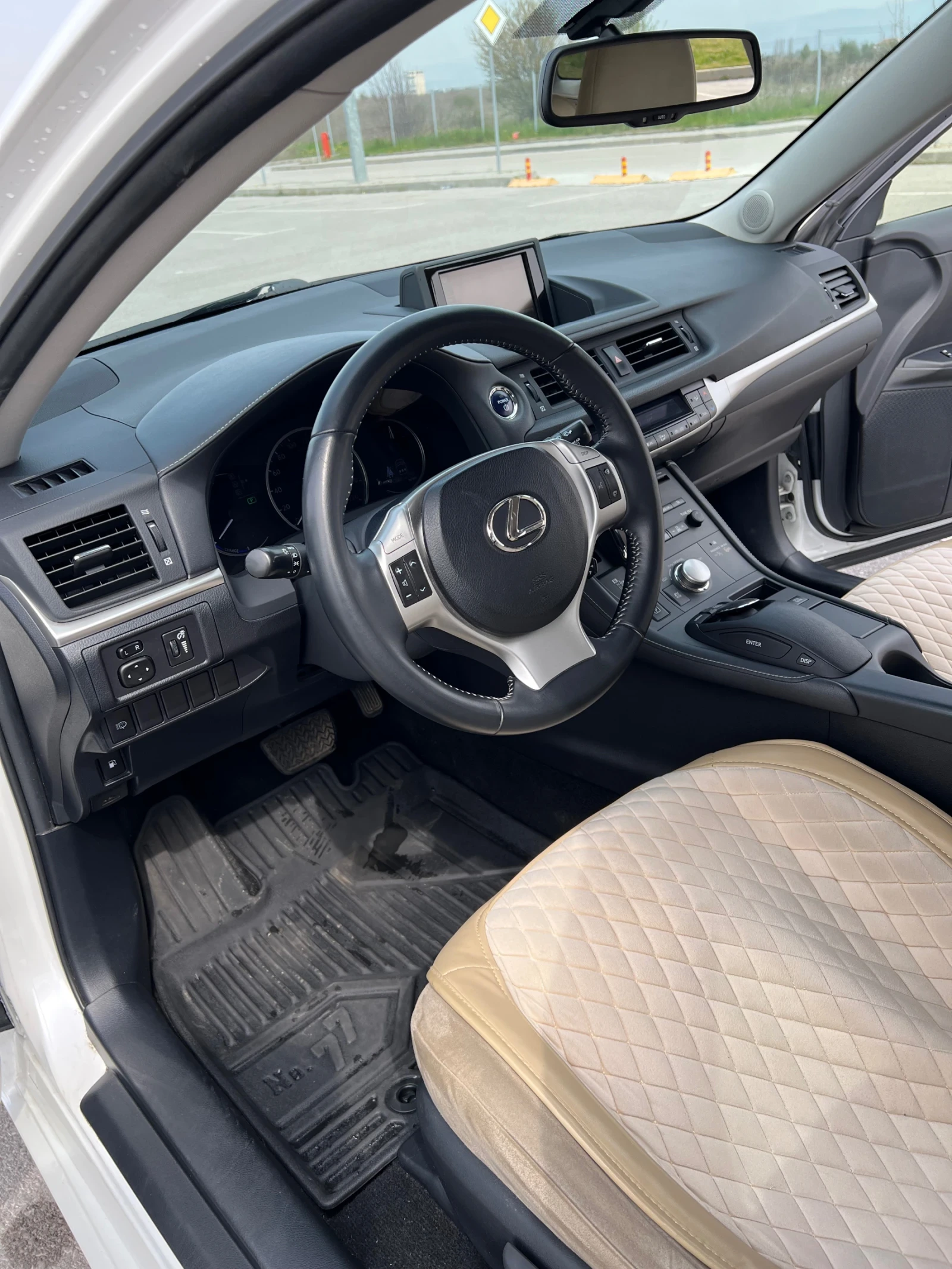 Lexus CT 200h, снимка 9 - Автомобили и джипове - 54209340