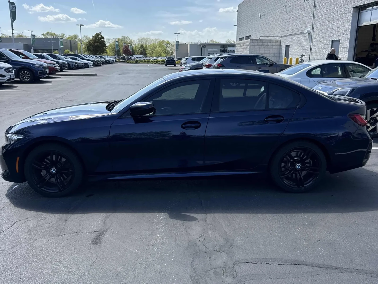 BMW 330 xDrive M pkg* ПОДГРЕВ* HARMAN KARDON* AMBIENT* КАМ, снимка 3 - Автомобили и джипове - 54429013