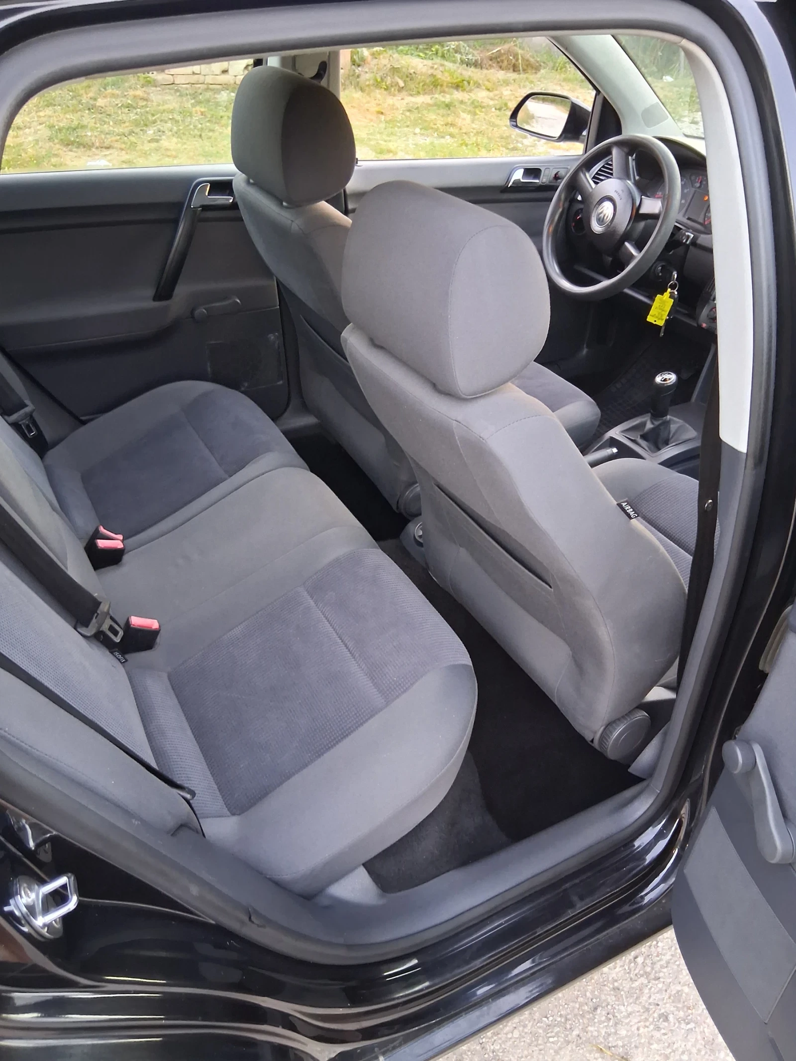 VW Polo 1.4i, снимка 8 - Автомобили и джипове - 55075195