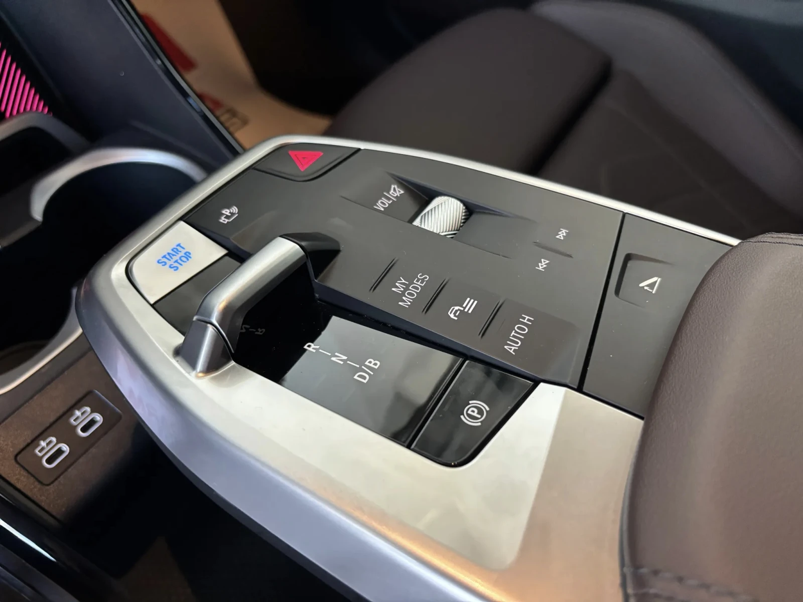 BMW iX2 Mpaket!!!204кс!!!, снимка 11 - Автомобили и джипове - 55674232