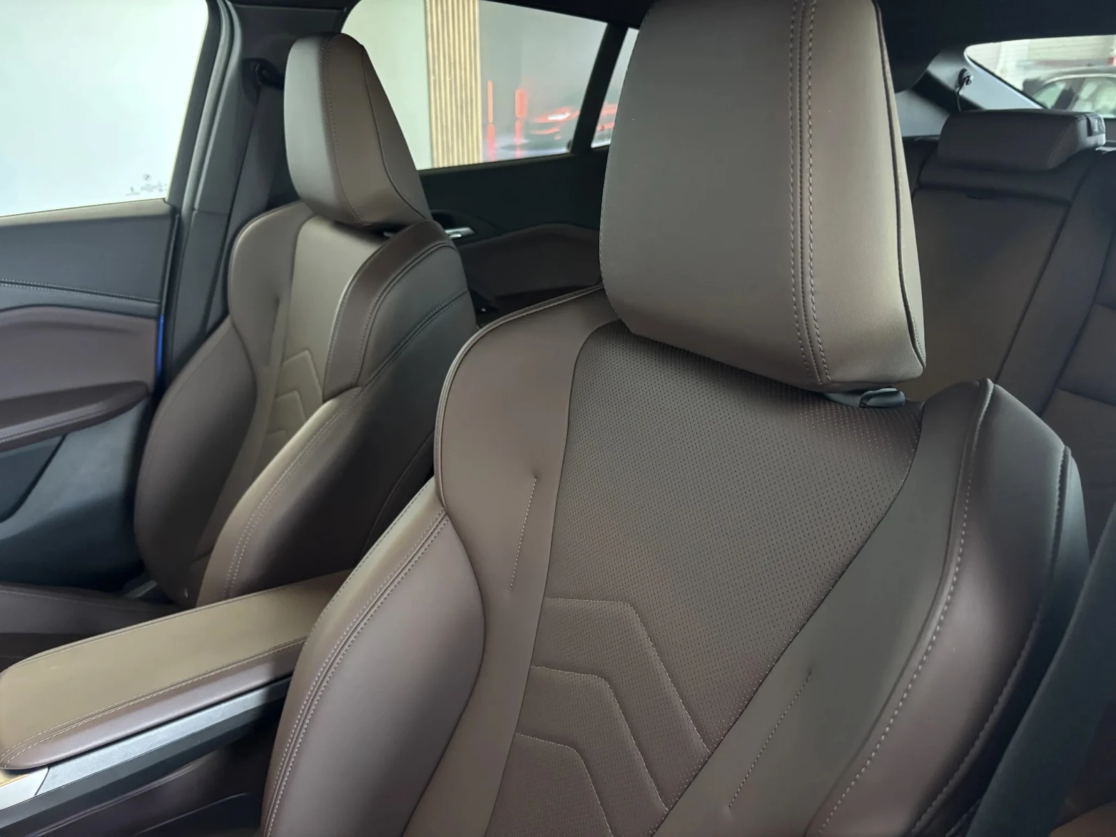 BMW iX2 Mpaket!!!204кс!!!, снимка 9 - Автомобили и джипове - 55674232