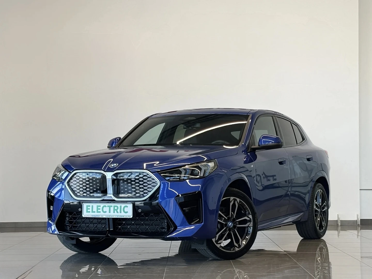 BMW iX2 Mpaket!!!204кс!!!, снимка 3 - Автомобили и джипове - 55674232