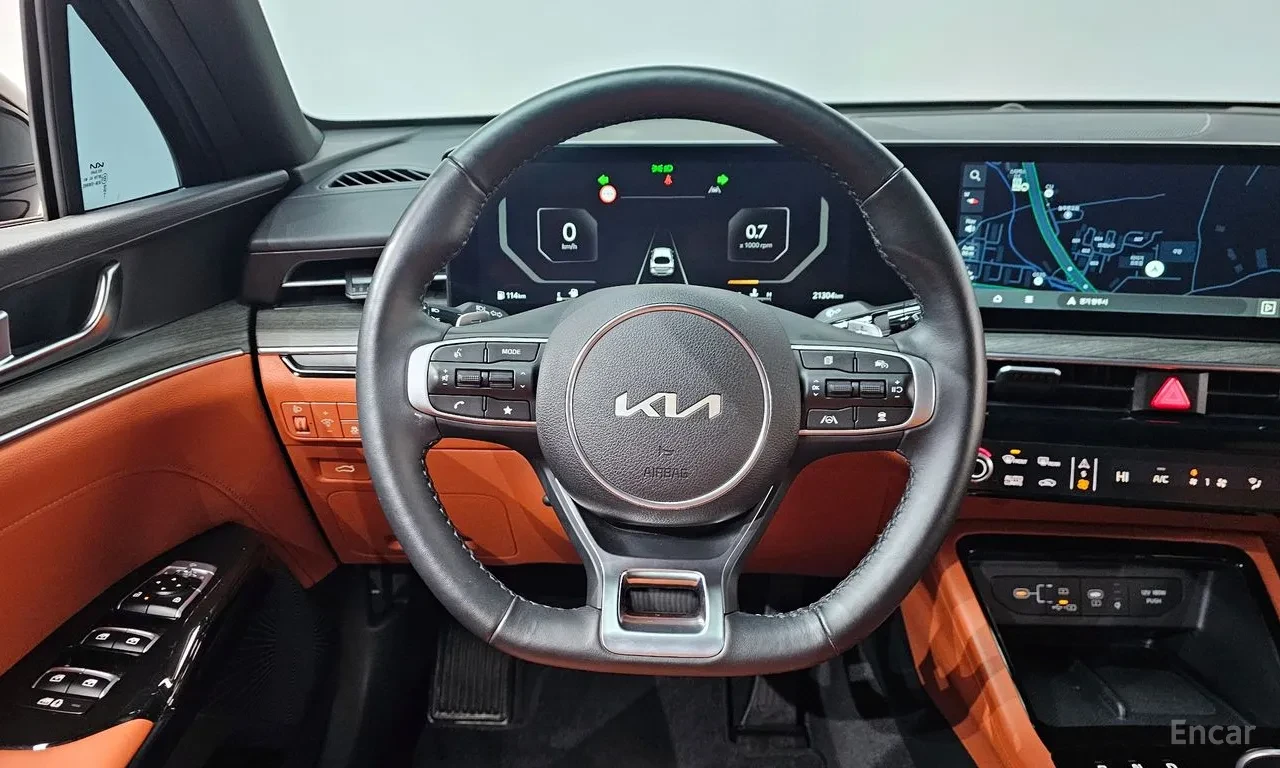 Kia K5 SIGNATURE| DISTRO| HUD| ОБДУХ| 360| БЕЗ ИНЦИДЕНТИ , снимка 11 - Автомобили и джипове - 55960202