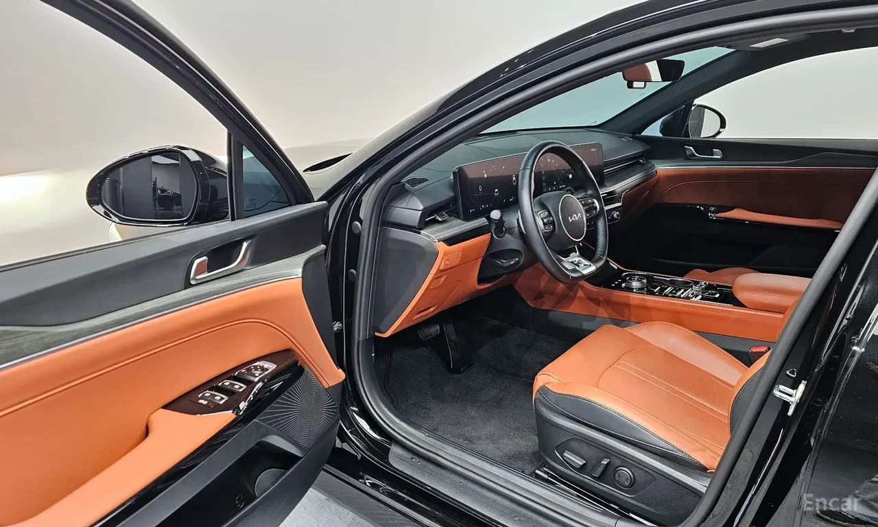 Kia K5 SIGNATURE| DISTRO| HUD| ОБДУХ| 360| БЕЗ ИНЦИДЕНТИ , снимка 10 - Автомобили и джипове - 55960202