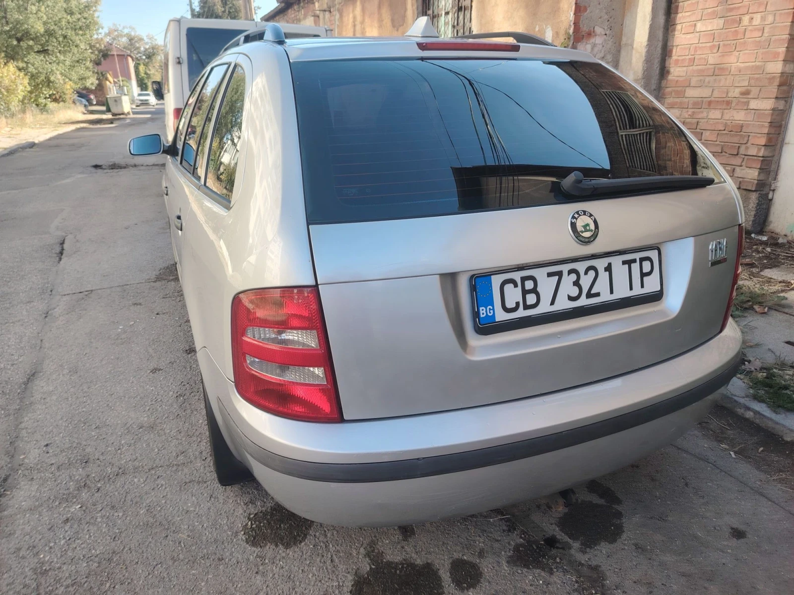 Skoda Fabia 1.4 16V, снимка 5 - Автомобили и джипове - 56641540