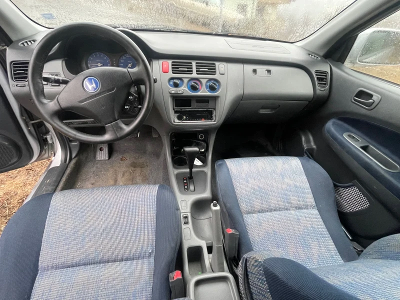 Honda Hr-v 1.6, снимка 5 - Автомобили и джипове - 48005147