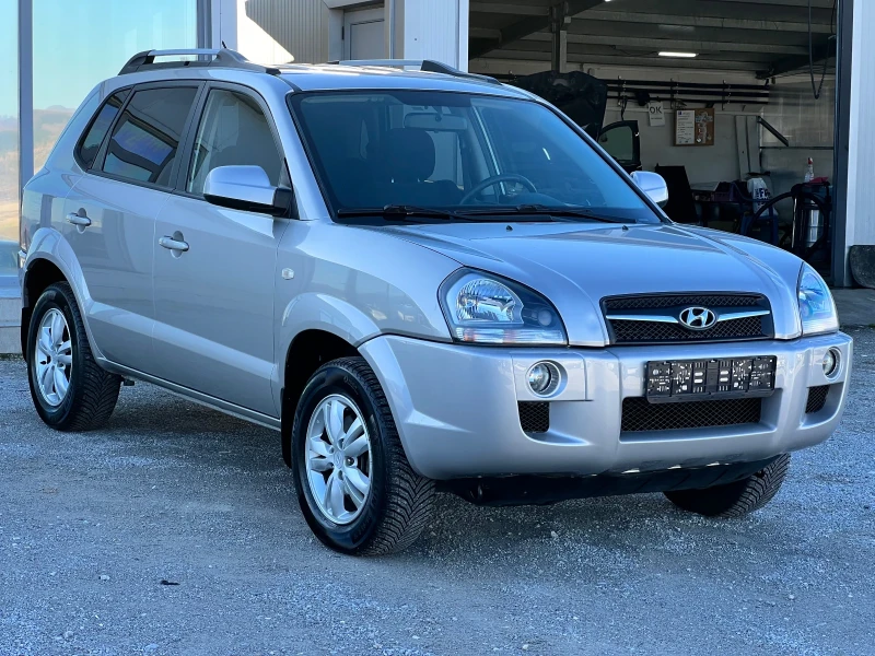 Hyundai Tucson 2.0i-CVVT-ACTIVE-BLUEDRIVE-ГАЗ, снимка 3 - Автомобили и джипове - 48021441