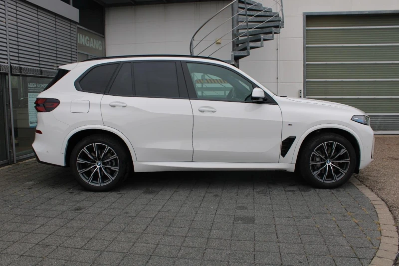 BMW X5 30d* M-SPORT* HEAD-UP* H&K* MEMORY* KEYLESS* , снимка 3 - Автомобили и джипове - 52628520