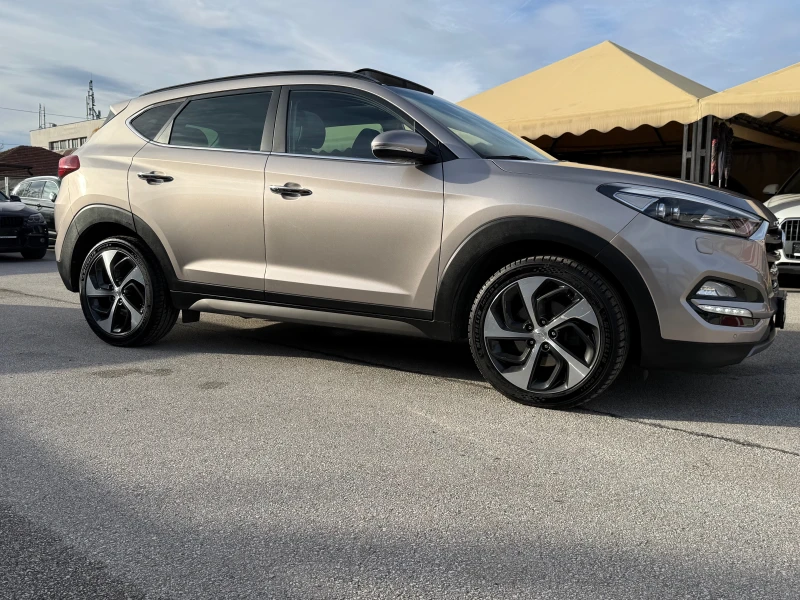 Hyundai Tucson 2.0 CRDI Xpossible /4x4/Автоматик/100%РЕАЛНИ КМ!, снимка 4 - Автомобили и джипове - 53262021
