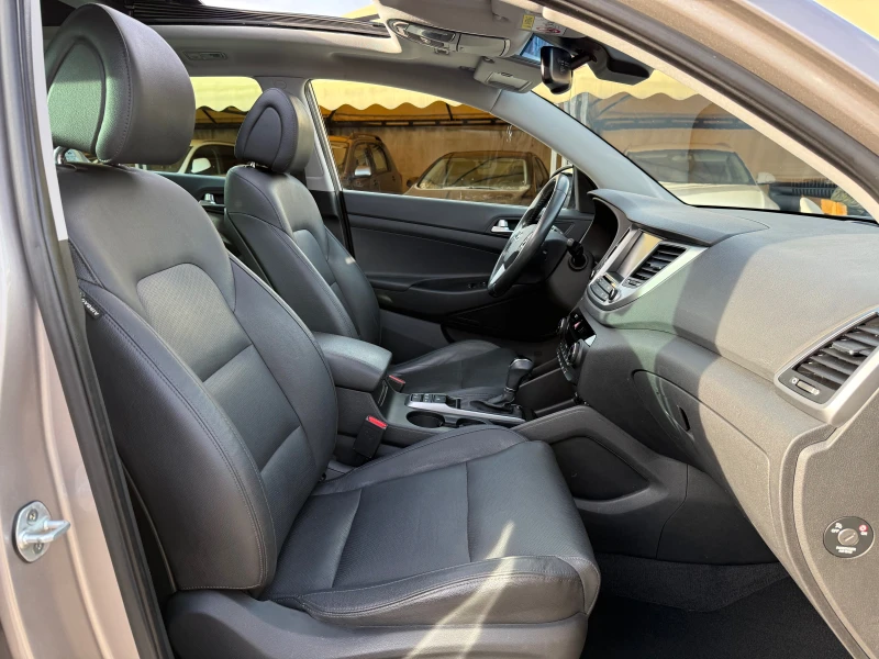 Hyundai Tucson 2.0 CRDI Xpossible /4x4/Автоматик/100%РЕАЛНИ КМ!, снимка 14 - Автомобили и джипове - 53262021