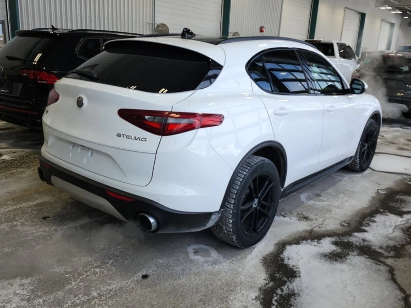 Alfa Romeo Stelvio * TI SPORT * CARFAX * ЦЕНА ДО БГ, снимка 3 - Автомобили и джипове - 53426115