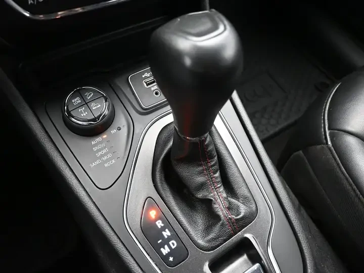 Jeep Cherokee TRAILHAWK/REMOTE START/CARPLAY/NAVI/KEYLESS/V6 | Mobile.bg   13