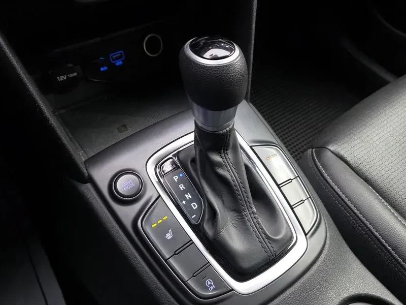 Hyundai Kona 1.6 2Wd Modern, снимка 9 - Автомобили и джипове - 53763016