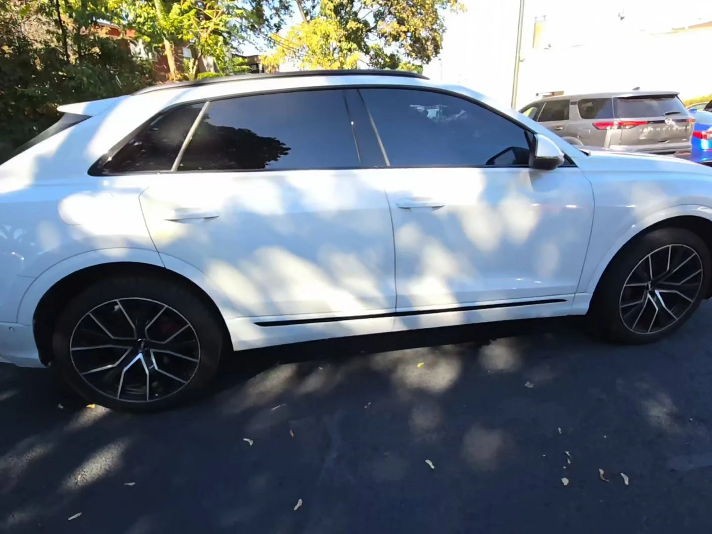 Audi Q8 PREMIUM PLUS* BLACK OPTIC* PANO* KEYLESS* М.ТОЧКА* - изображение 4