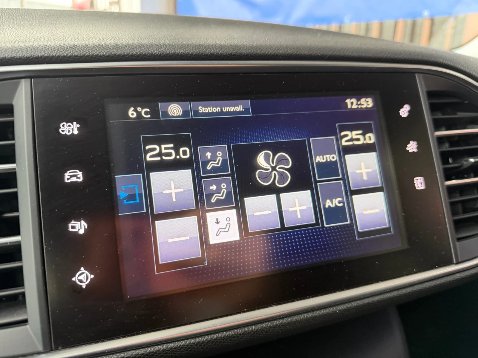 Peugeot 308 БАРТЕР* 2.0HDI* Автоматик* Кожа* , снимка 14 - Автомобили и джипове - 53542021