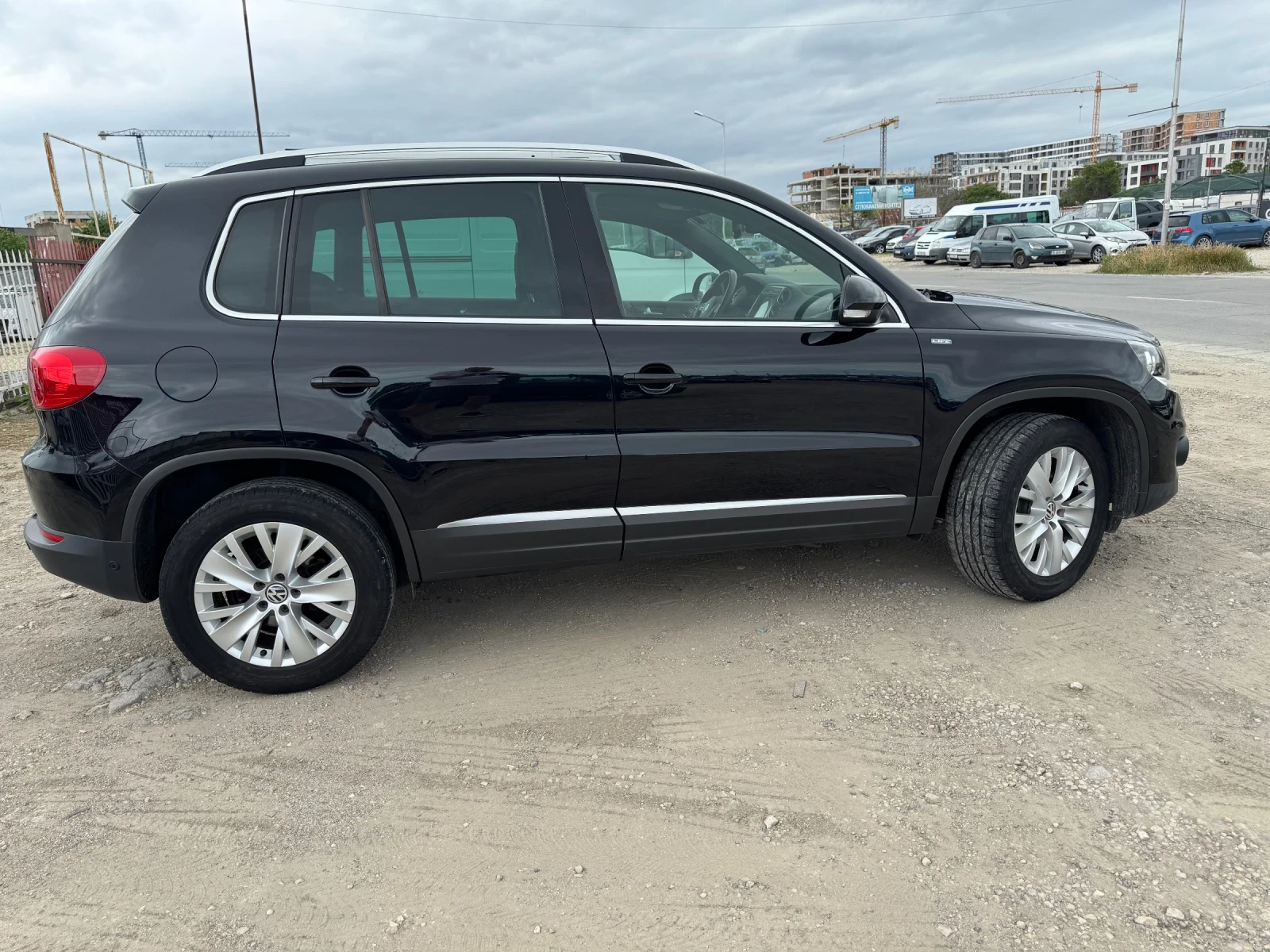 VW Tiguan 2.0 TDI LIFE, снимка 6 - Автомобили и джипове - 54701570