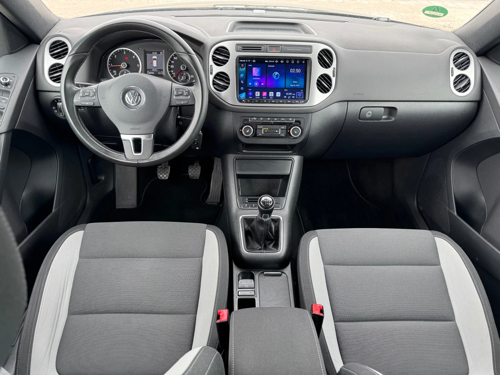 VW Tiguan 2.0 TDI LIFE, снимка 10 - Автомобили и джипове - 54701570