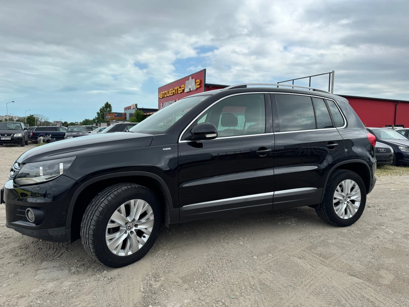 VW Tiguan 2.0 TDI LIFE, снимка 3 - Автомобили и джипове - 54701570