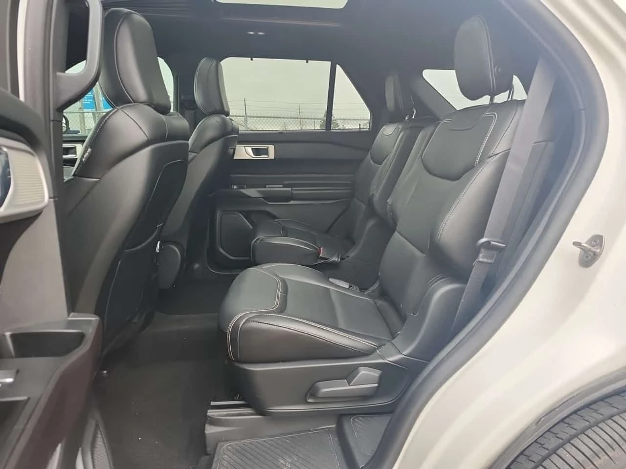 Ford Explorer * 4wd St * OБДУХВАНЕ * ПОДГРЕВ * 360 * , снимка 13 - Автомобили и джипове - 54763551