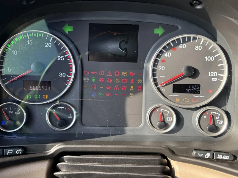 Man Tgx 18.500 6 НОВИ ГУМИ, снимка 11 - Камиони - 52867505