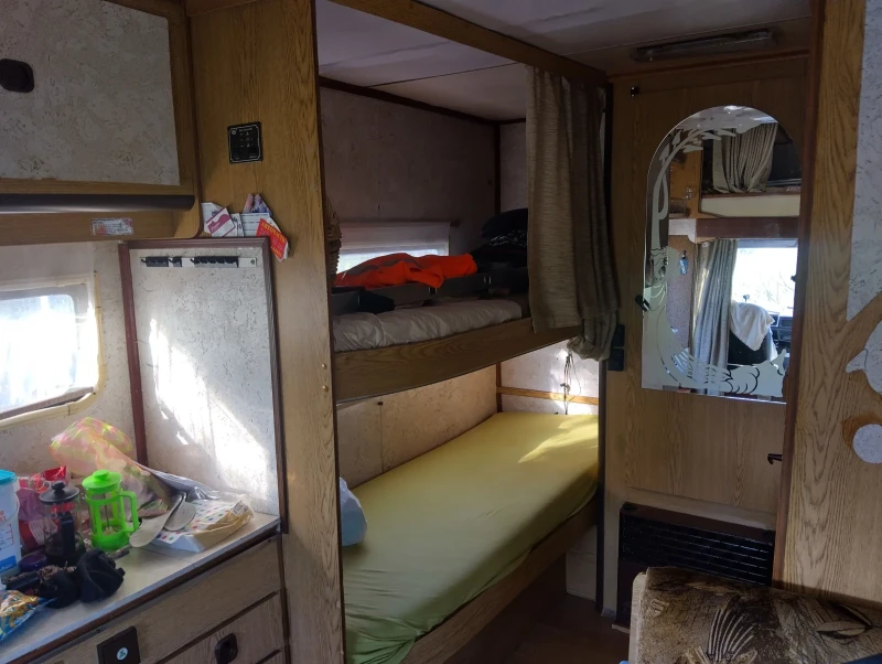 Кемпер Mercedes-Benz 207d, снимка 8 - Каравани и кемпери - 52529992