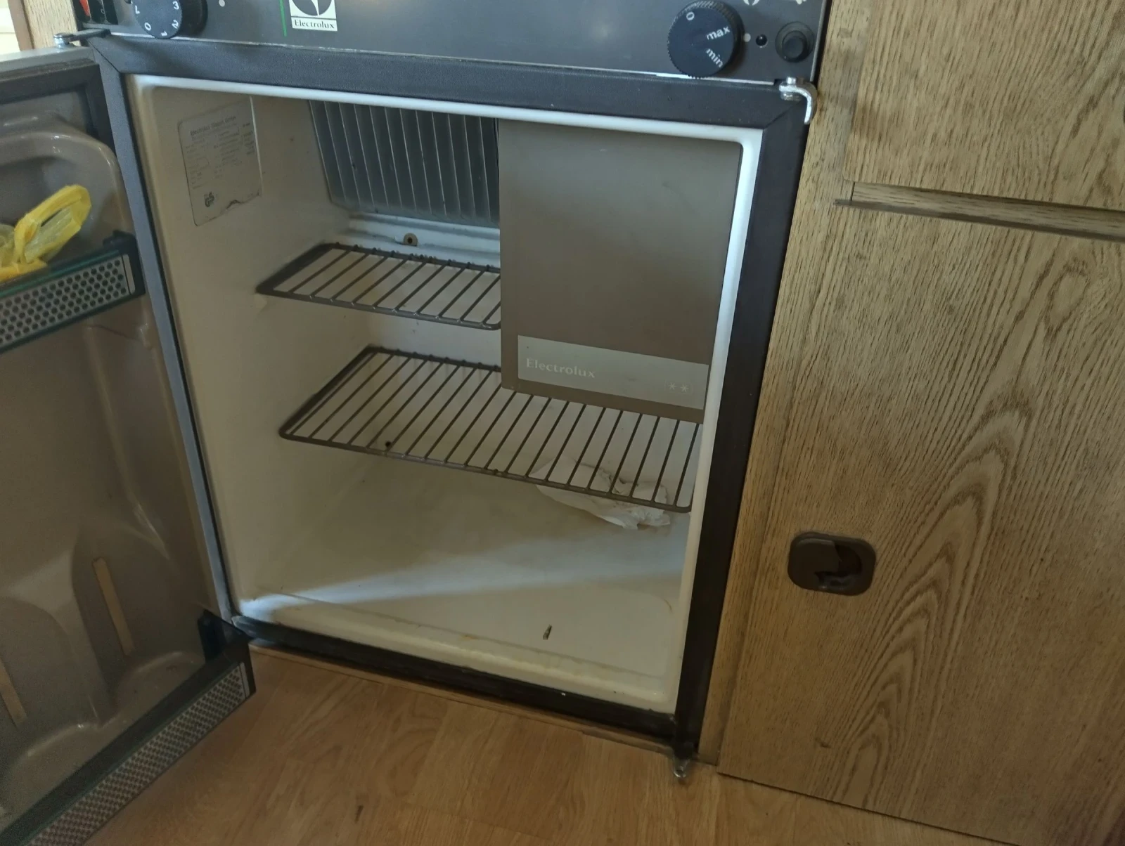 Кемпер Mercedes-Benz 207d - изображение 9