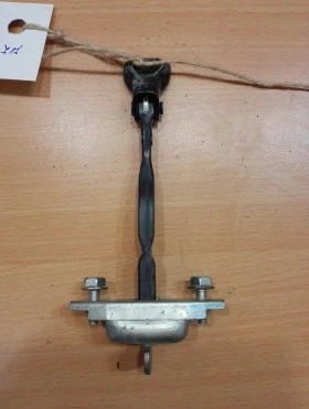 Панта врата ограничителна предна дясна Тойота Рав4 08г.