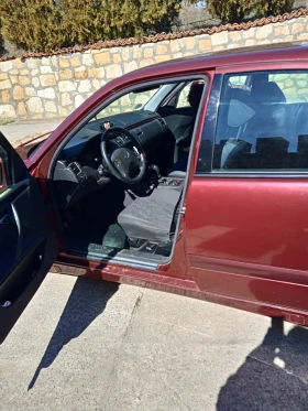 Mercedes-Benz E 200, снимка 10