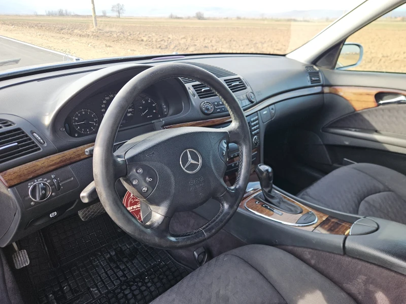 Mercedes-Benz E 220 Топ, снимка 9 - Автомобили и джипове - 49436329