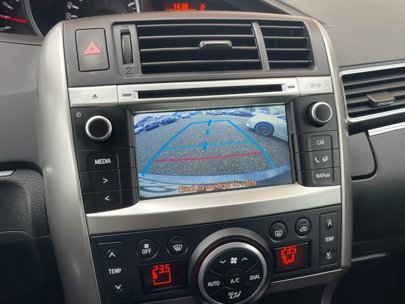 Toyota Verso 1.6* D4D* NAVI* КАМЕРА* 7 МЕСТА, снимка 11 - Автомобили и джипове - 52470870