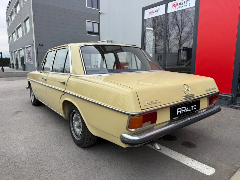 Mercedes-Benz 114 2.3 automatic , снимка 3 - Автомобили и джипове - 53479855
