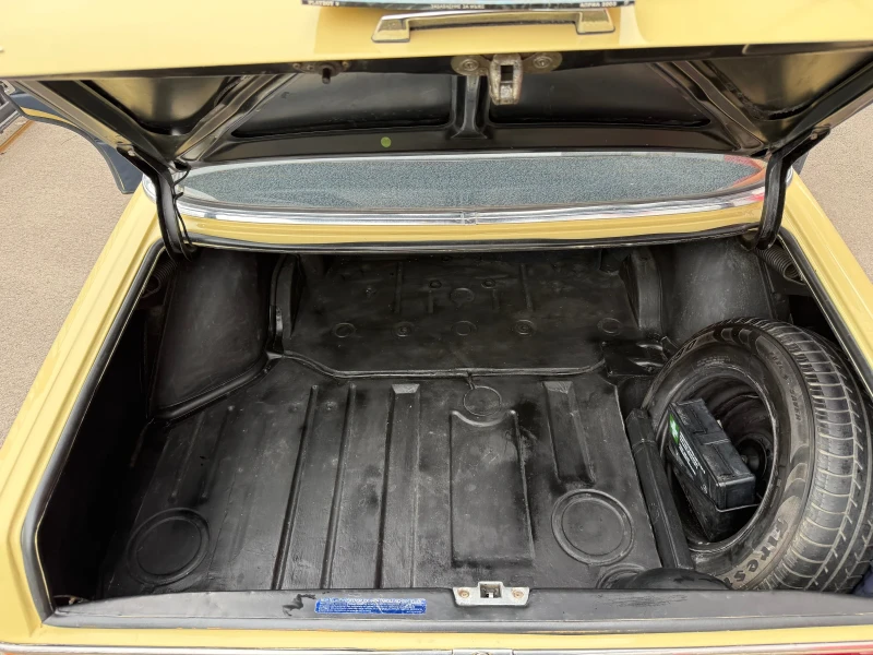 Mercedes-Benz 114 2.3 automatic , снимка 14 - Автомобили и джипове - 53479855