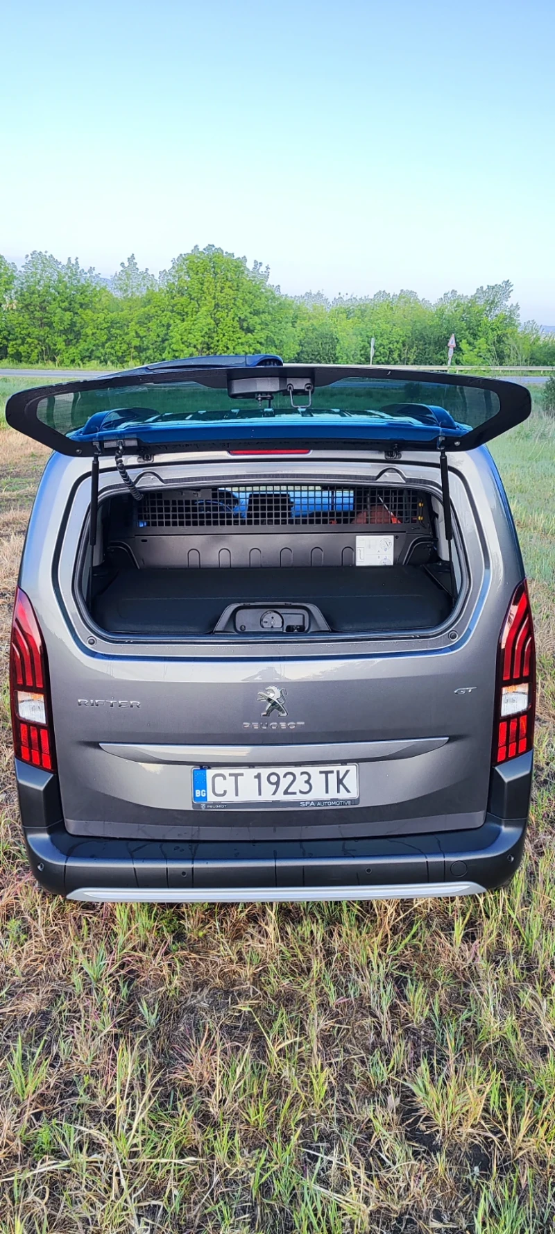 Peugeot Rifter 1.5 BlueHD 130 hp GT, снимка 4 - Автомобили и джипове - 53480138