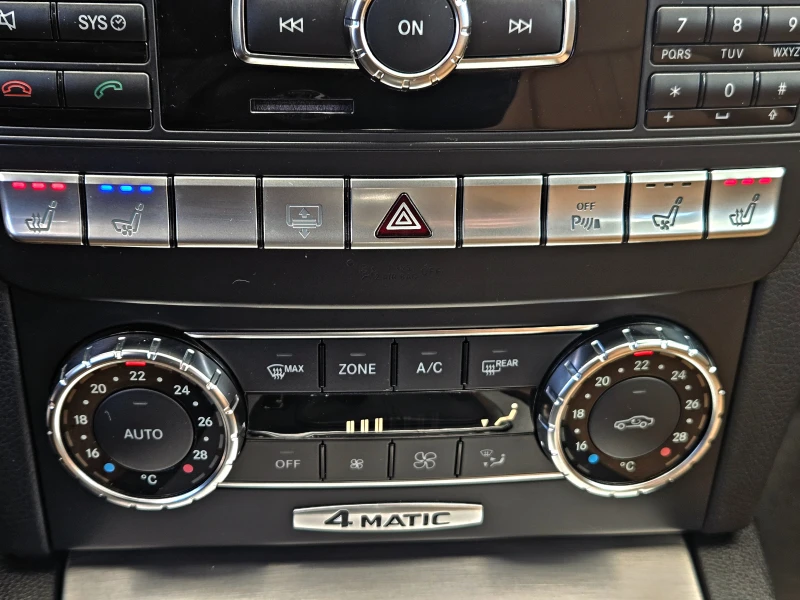Mercedes-Benz C 300 AMG/4MAT/FACE/GERMANY/CAМЕRA/DISTR/ПОДГР/ОБДУХ/LIZ, снимка 12 - Автомобили и джипове - 53524932