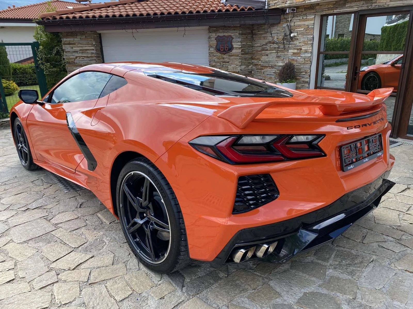 Chevrolet Corvette C8 6.2L Stingray 1LT НАЛИЧЕН  - изображение 5