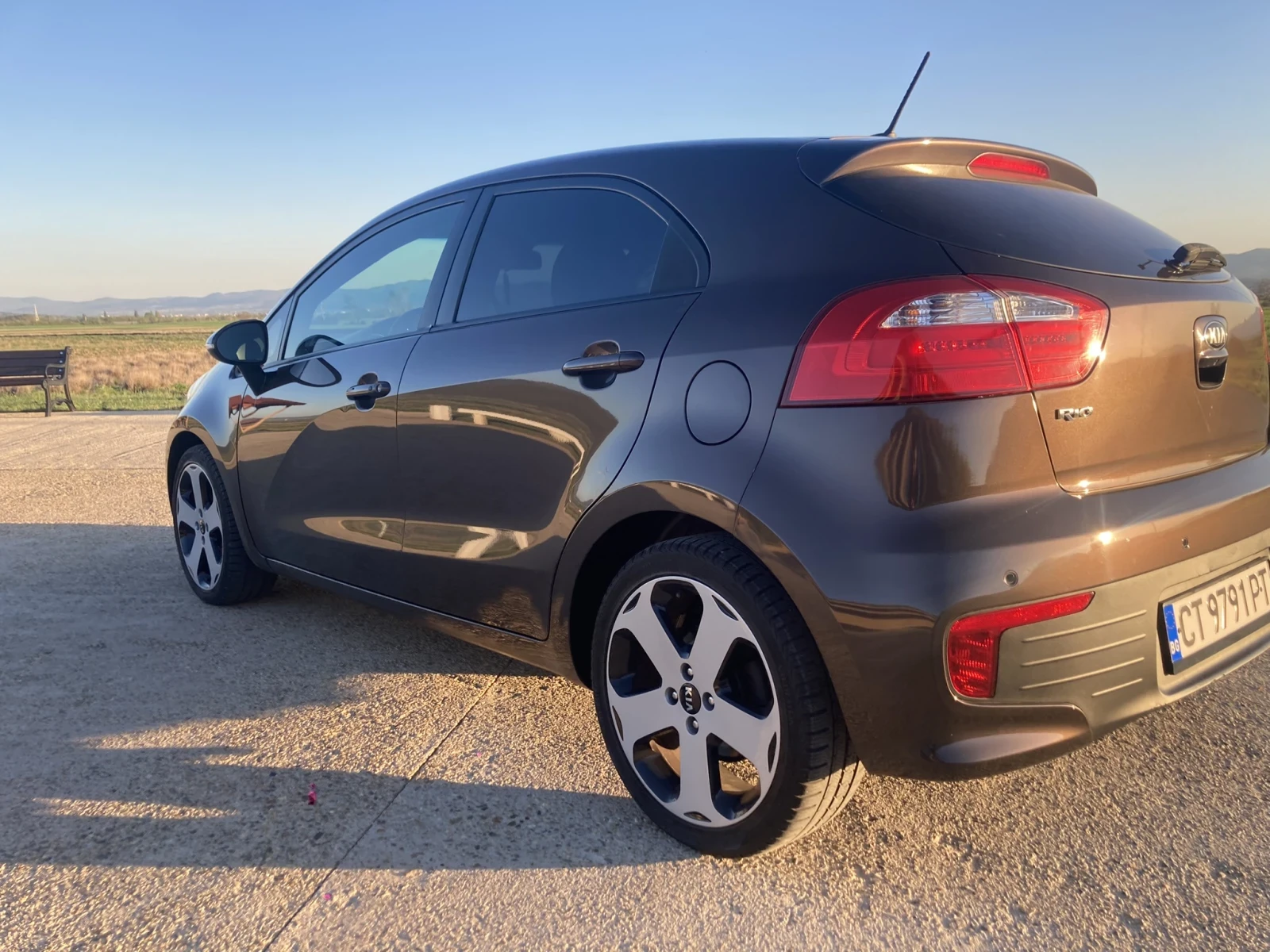 Kia Rio 1.4 Бензин/Автомат - изображение 3