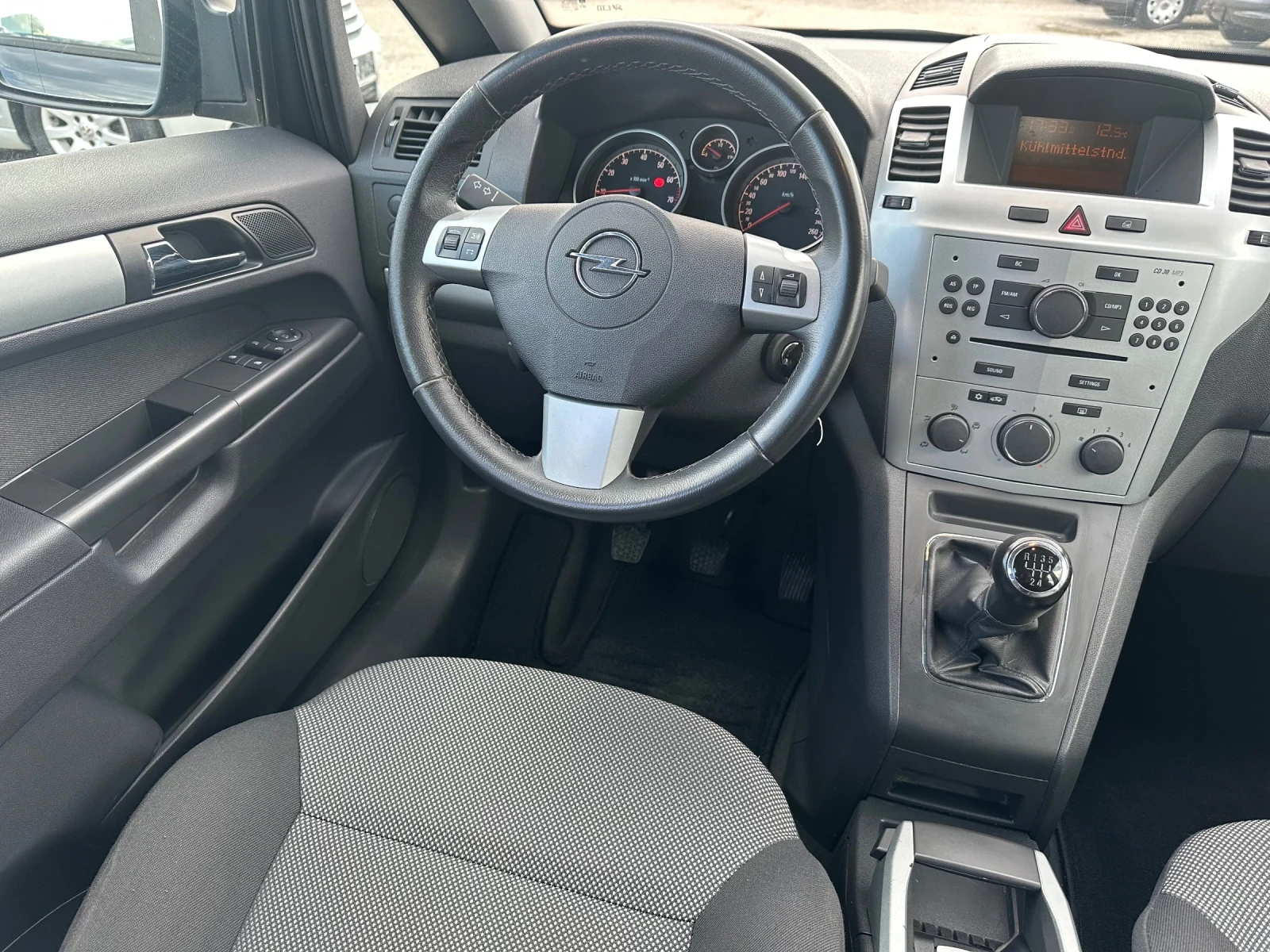 Opel Zafira 1.6 7 Места Facelift  - изображение 8