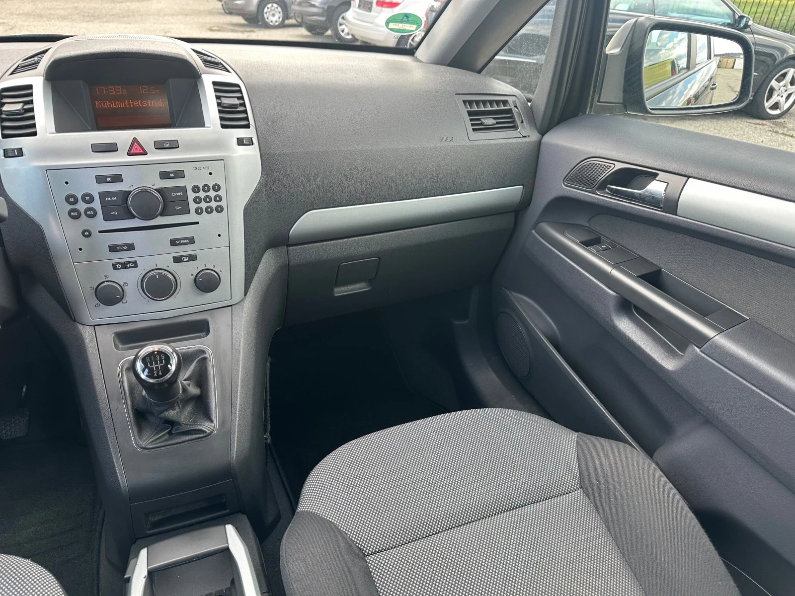 Opel Zafira 1.6 7 Места Facelift  - изображение 9